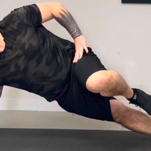 Gainage latéral genou poitrine