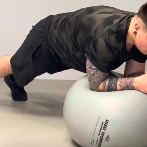 Gainage bras fléchi Swiss Ball