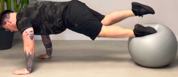 Gainage battement Swiss Ball – Image 2