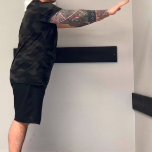 Poussée contre le mur