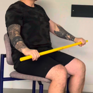 Derrière la tête