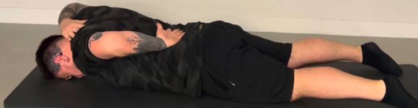 Rotation derrière dans le dos