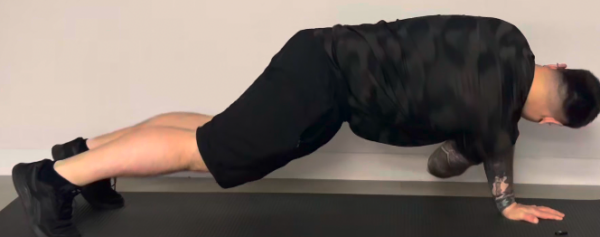 Rotation épaule en gainage – Image 2