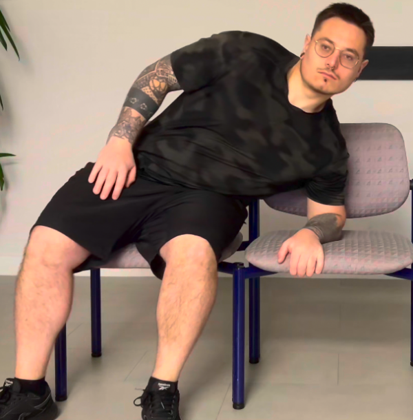 Triceps sur chaise – Image 2