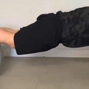V up sur Swiss Ball